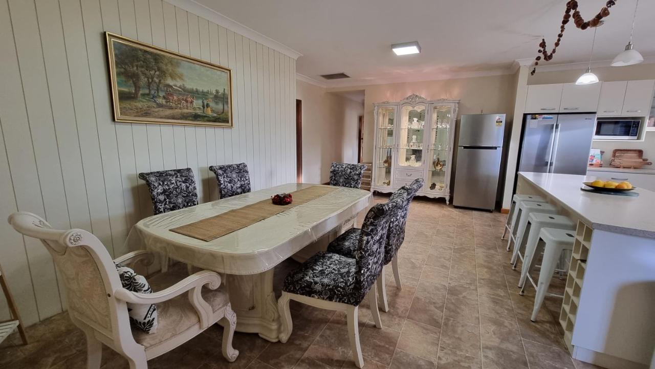Spacious Holiday Home - Waikerie ภายนอก รูปภาพ